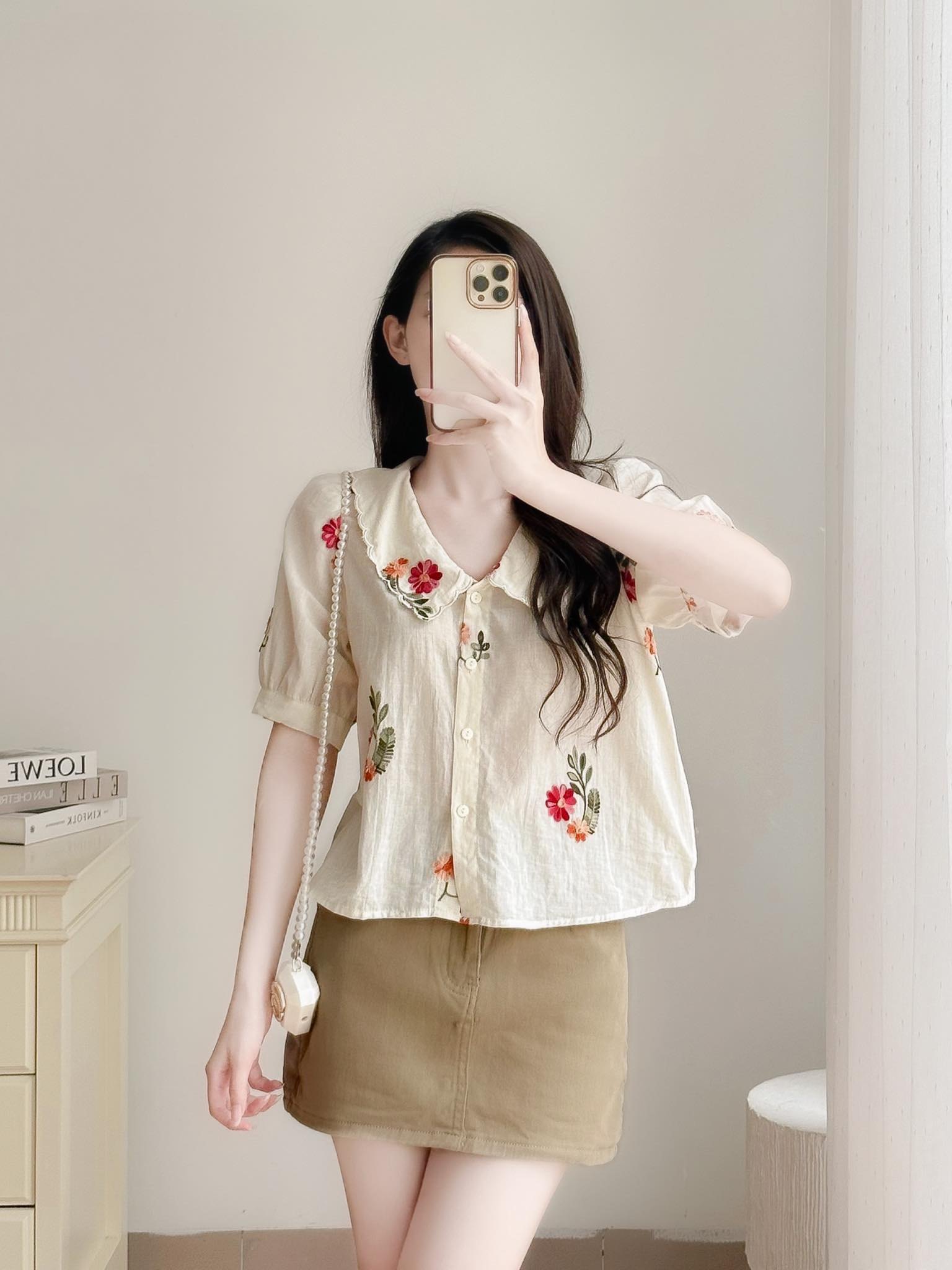 Sơ mi thô thêu hoa cộc tay