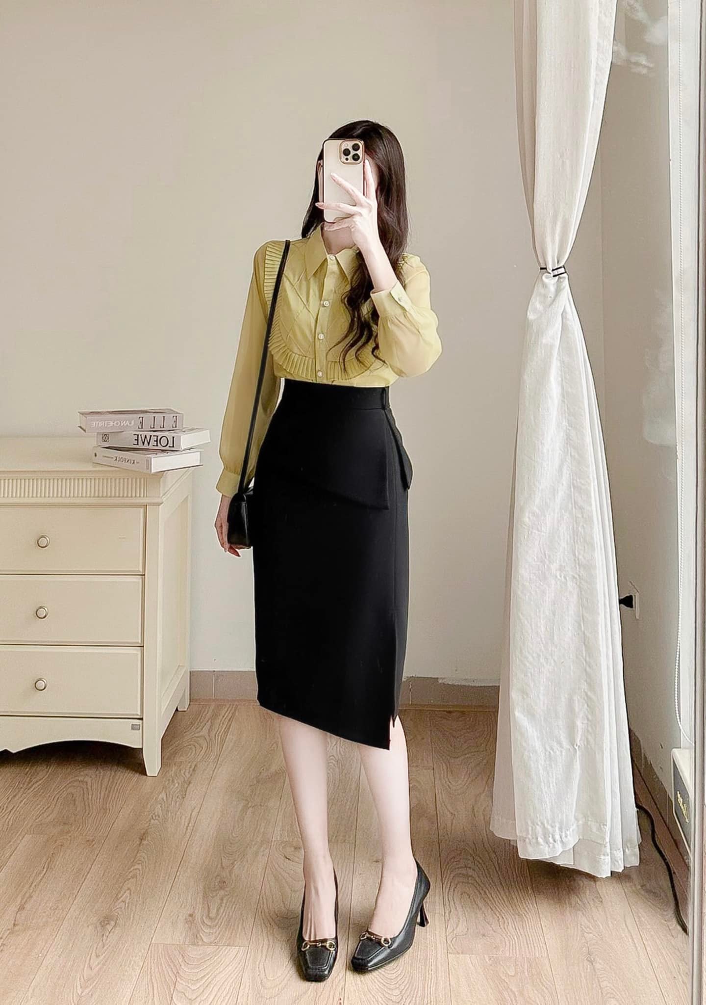 Chân váy chữ A xẻ trước vạt lệch