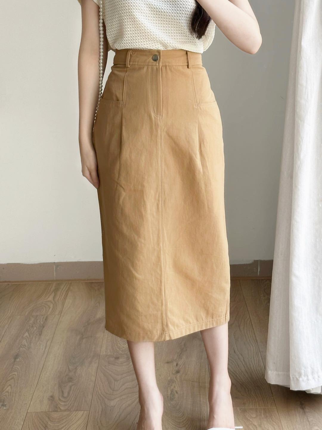Chân váy kaki dáng dài xẻ sau