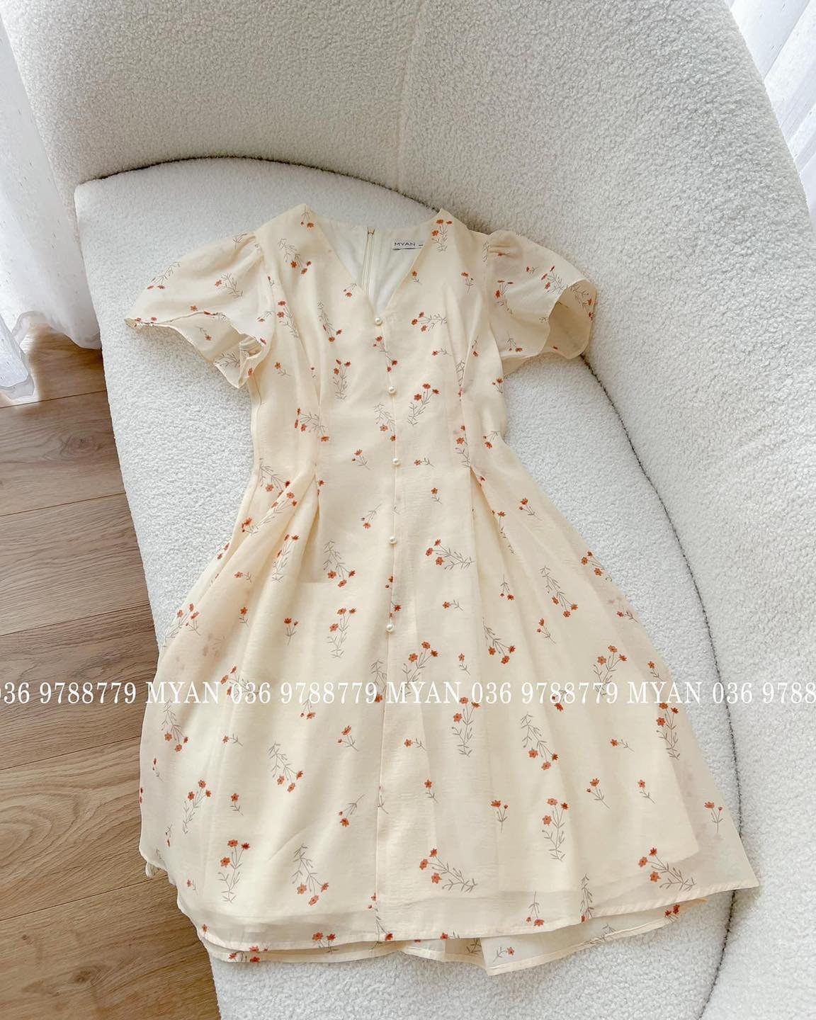 Váy hoa cổ tim cúc ngọc tay cánh tiên