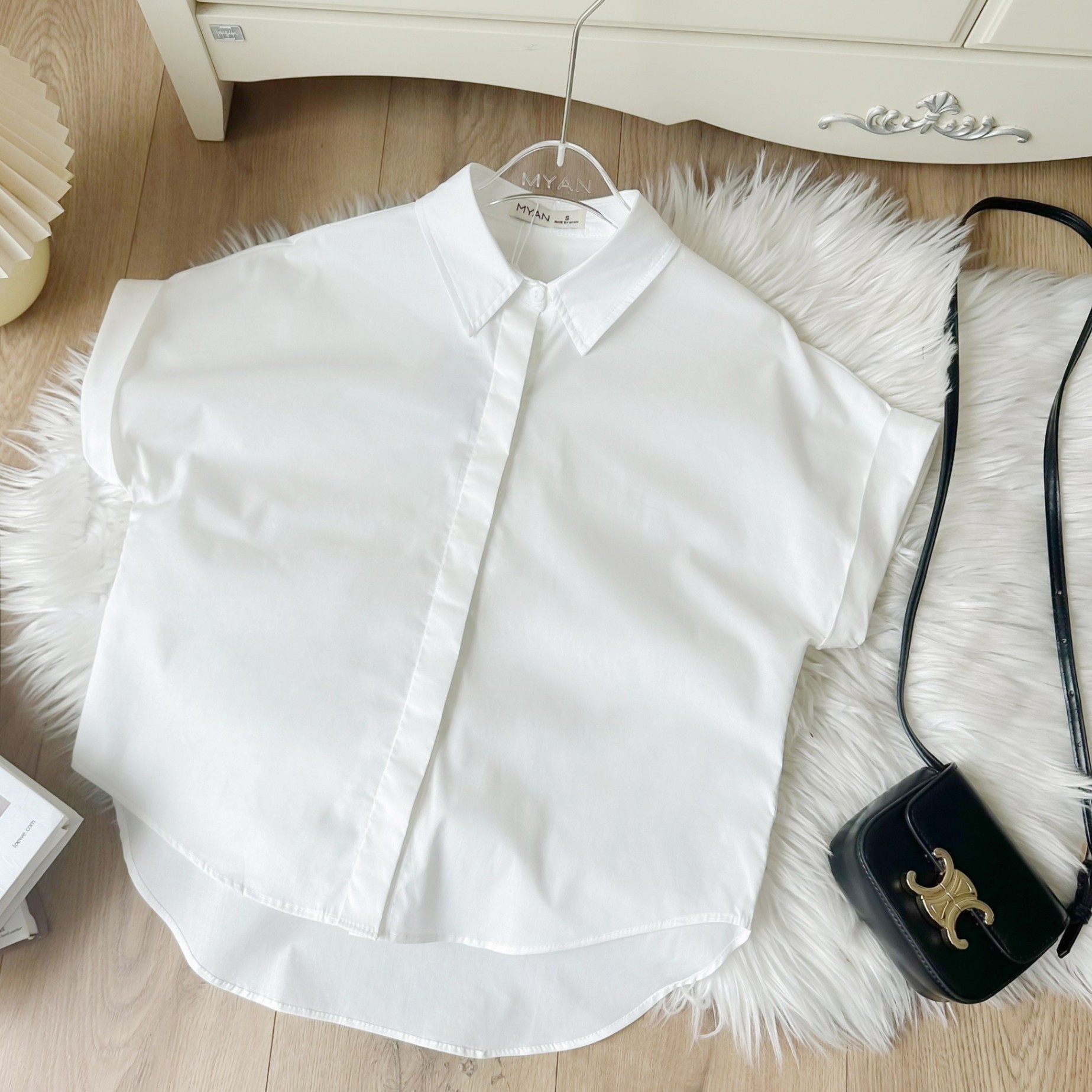 Áo sơ mi tay liền cổ