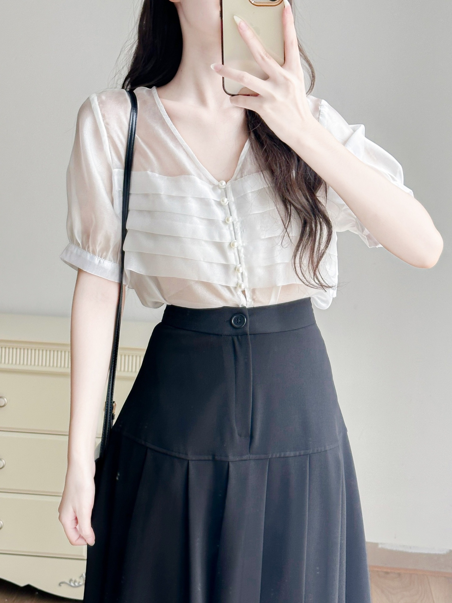 Áo sơ mi xếp ly ngực