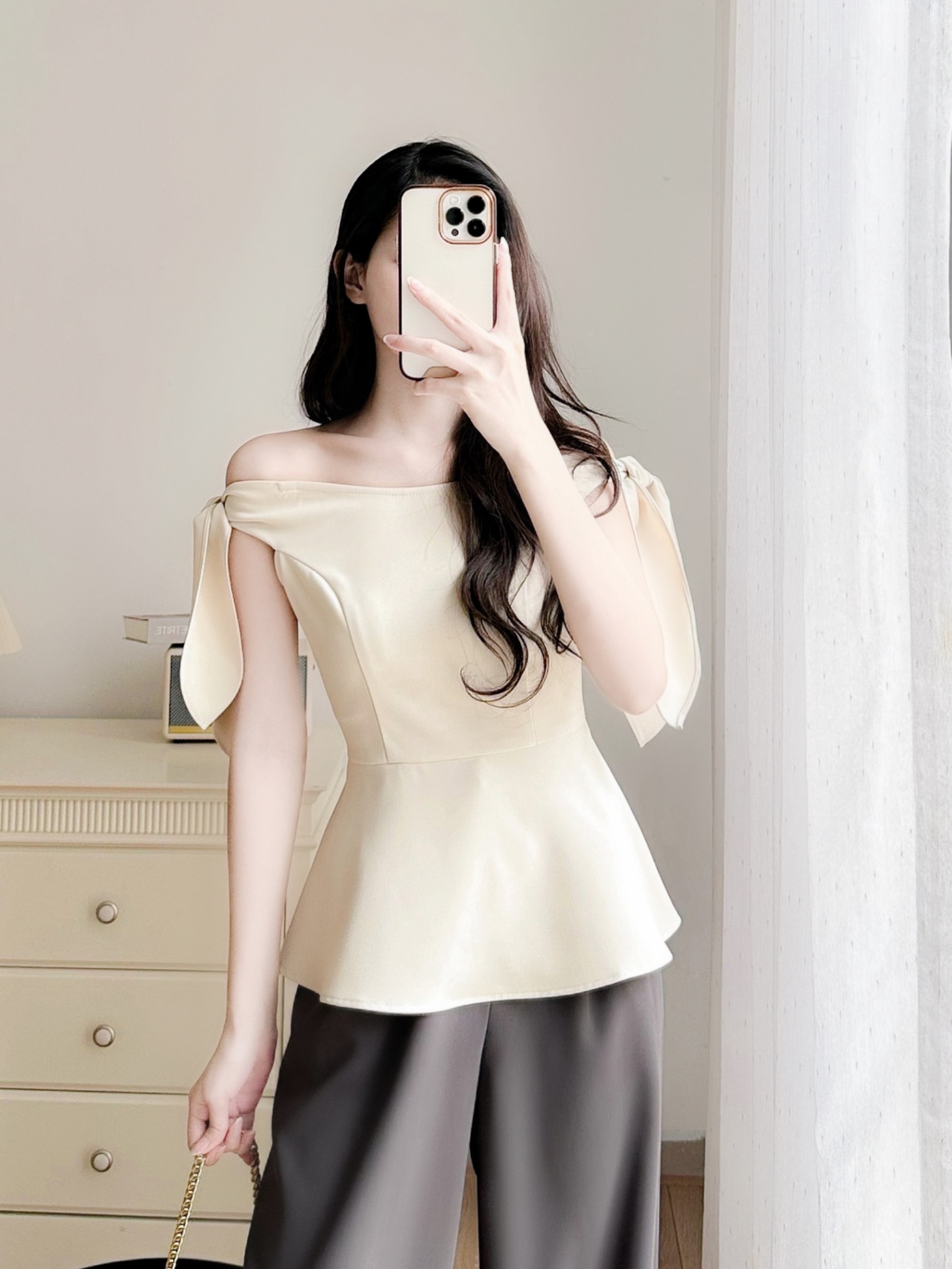Áo trễ vai thắt nơ