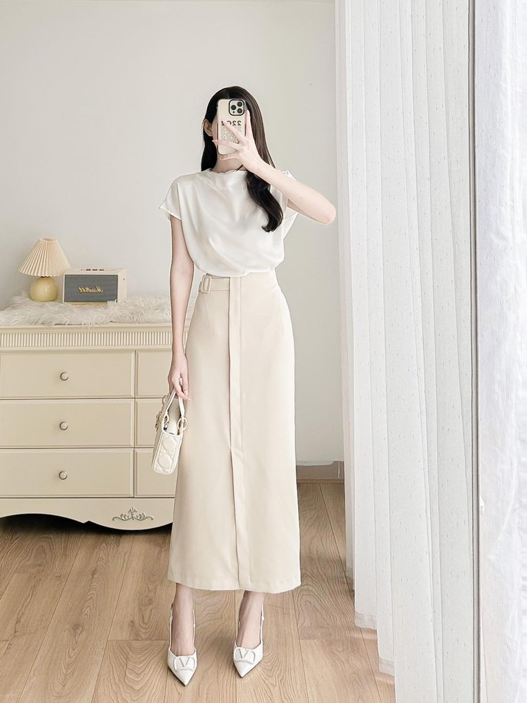Chân váy dài xuông xẻ trước