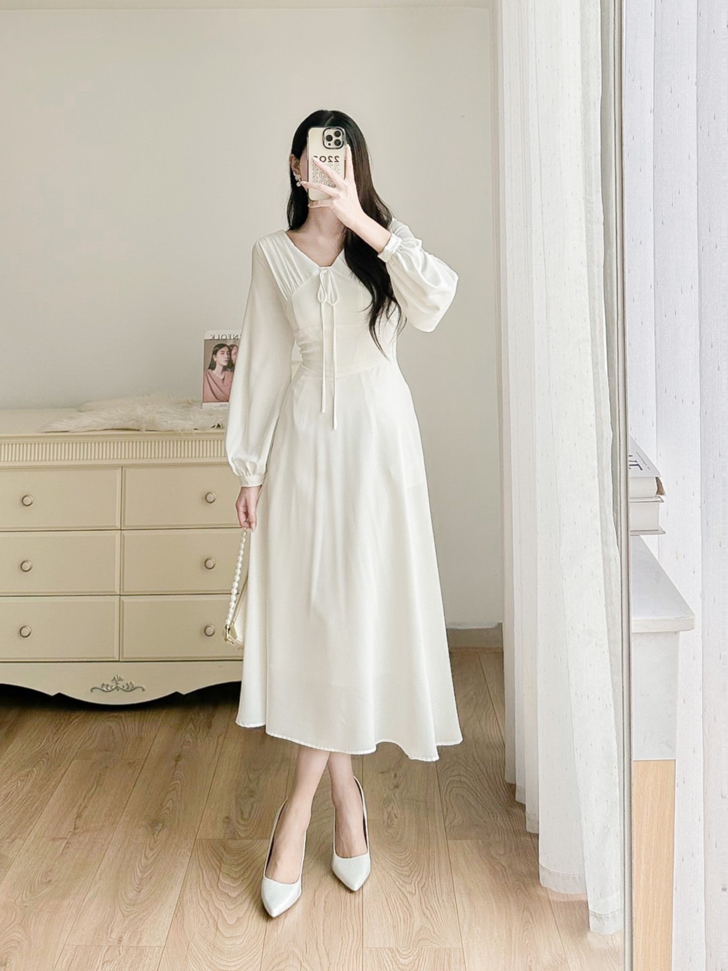 Váy cổ V nhún ngực
