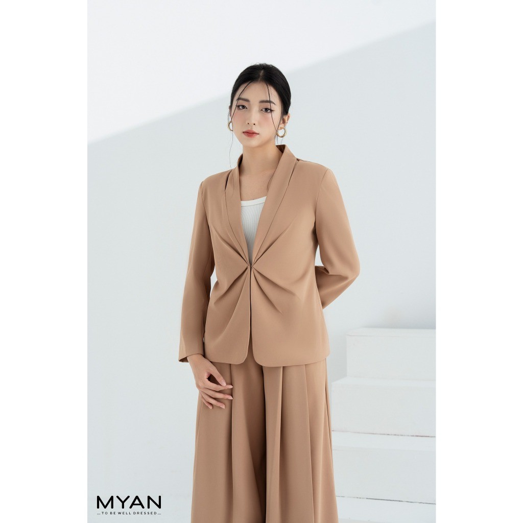Blazer xếp thân cut out cổ