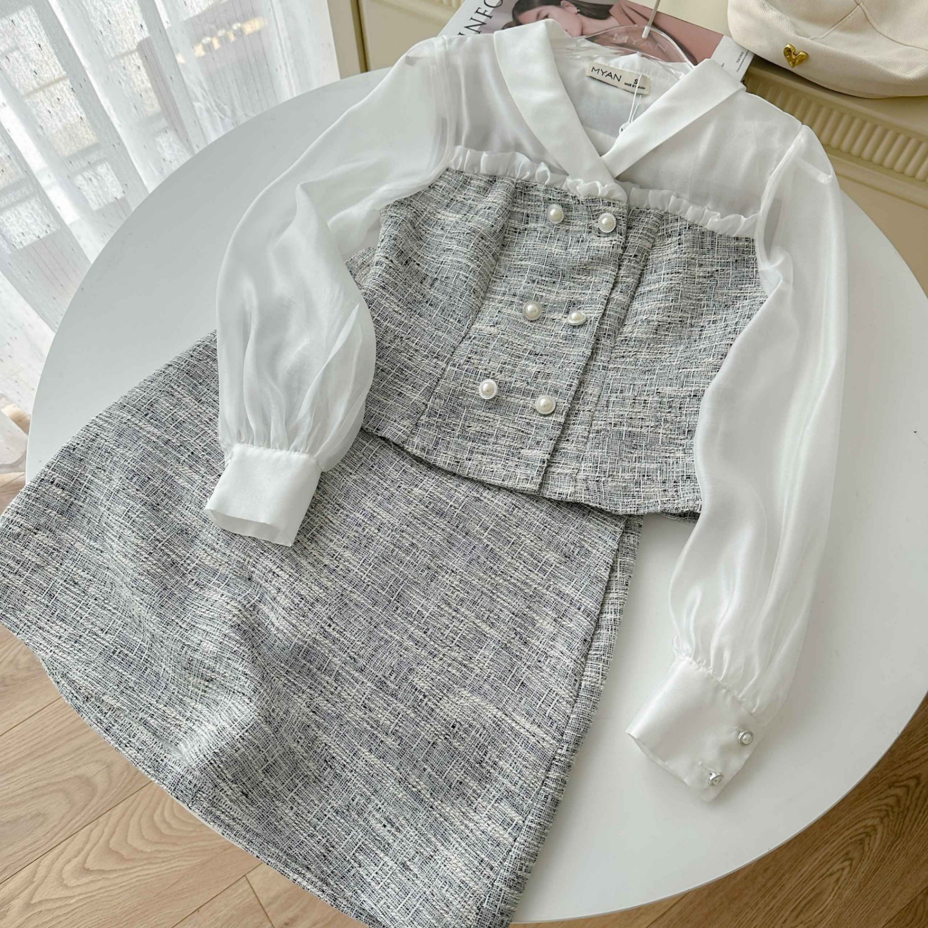 Áo tweed phối tơ cổ bẻ