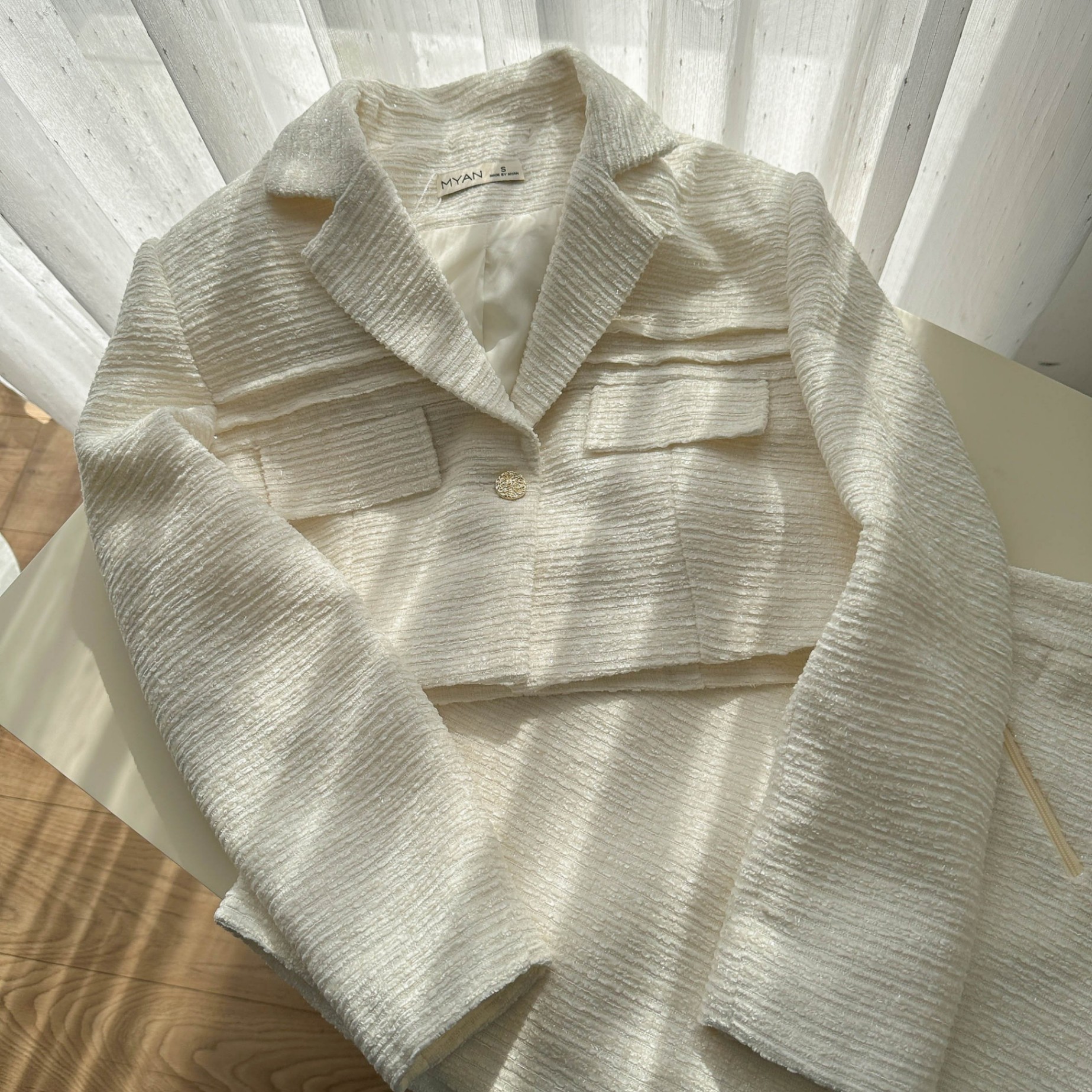 Áo blazer dạ dáng crop