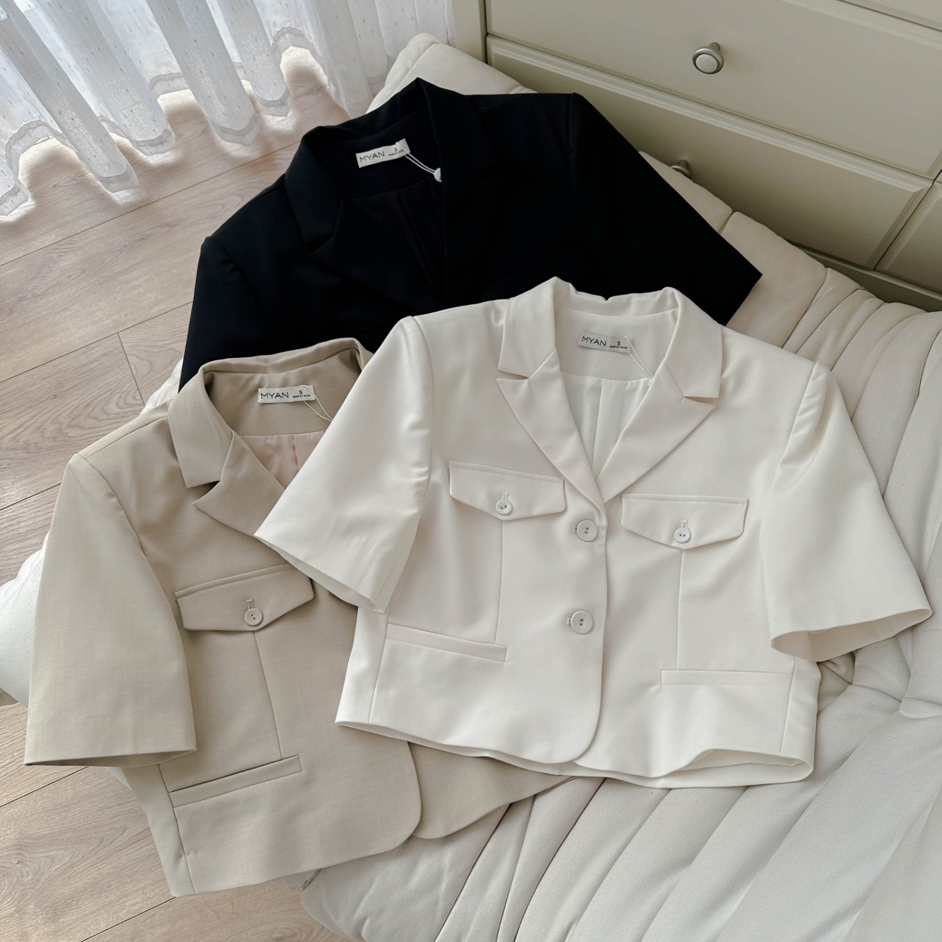 Áo khoác blazer ngắn tay 2 nắp túi