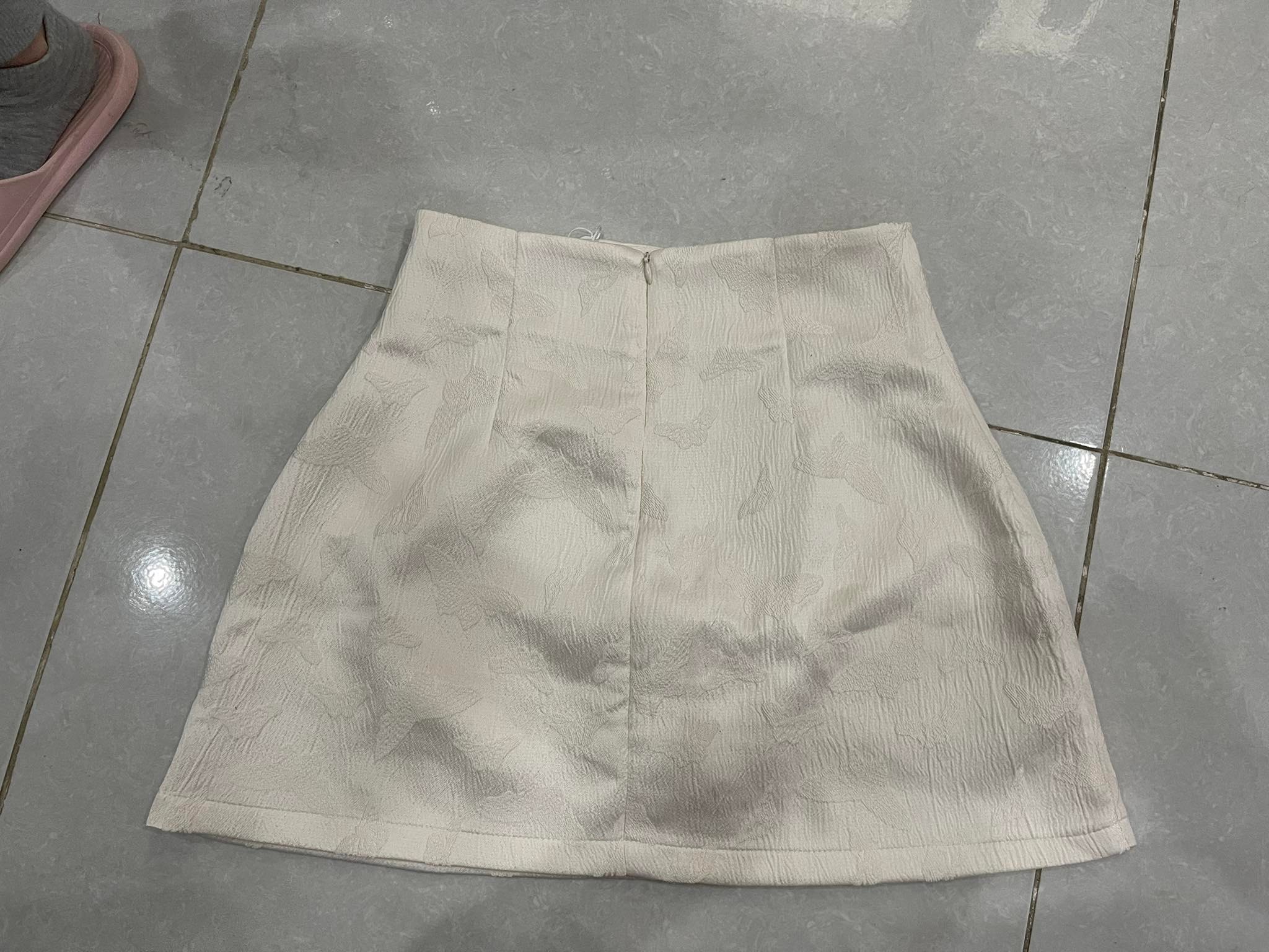 Chân váy gấm dáng A