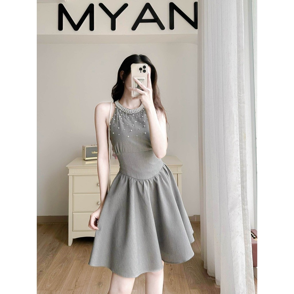 Váy cổ yếm cổ đính đá
