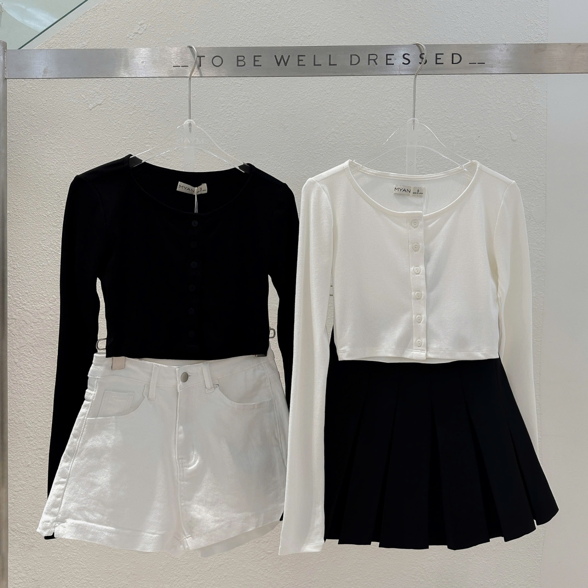 Áo thun cổ tròn croptop dáng ngắn