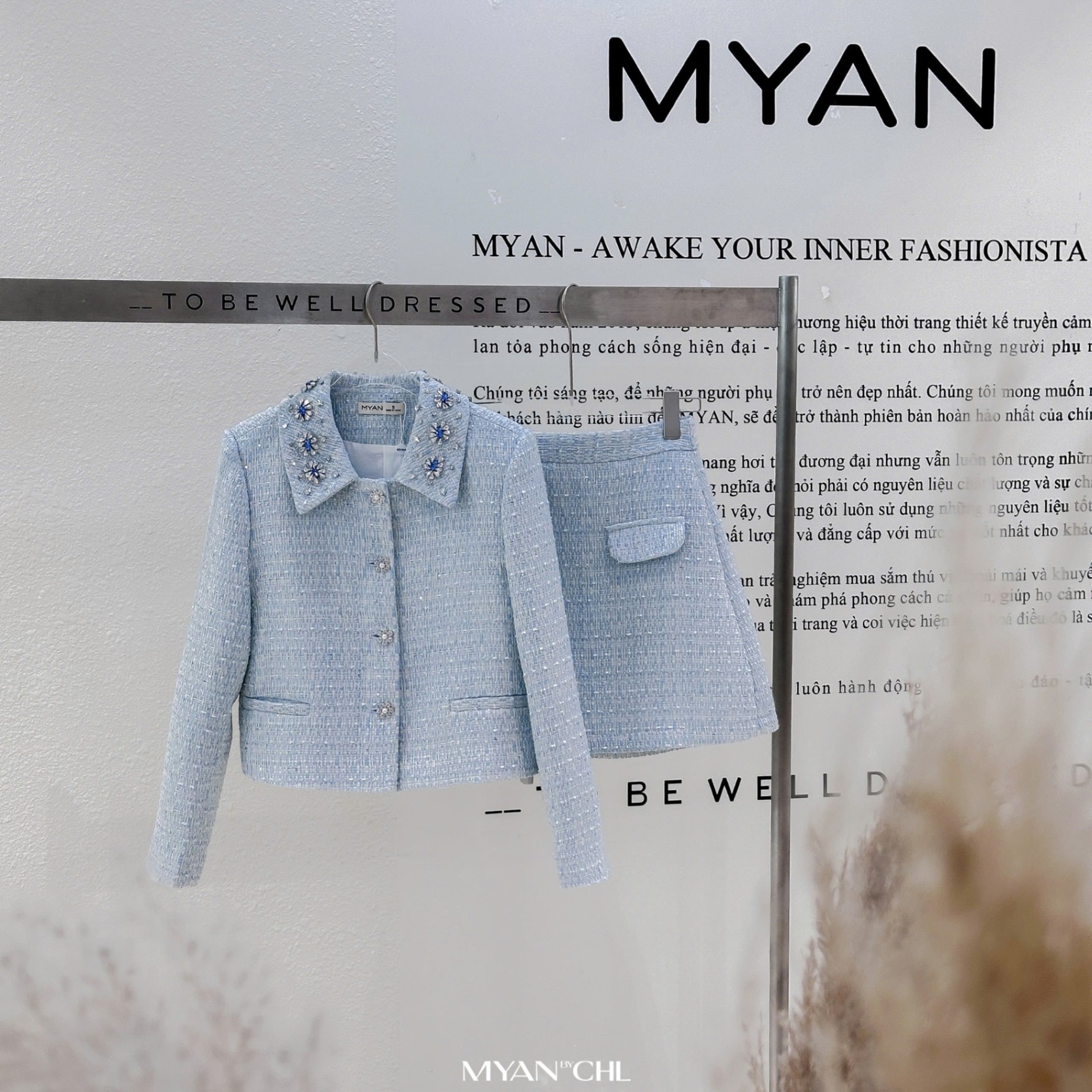 Áo khoác tweed cố đính đá