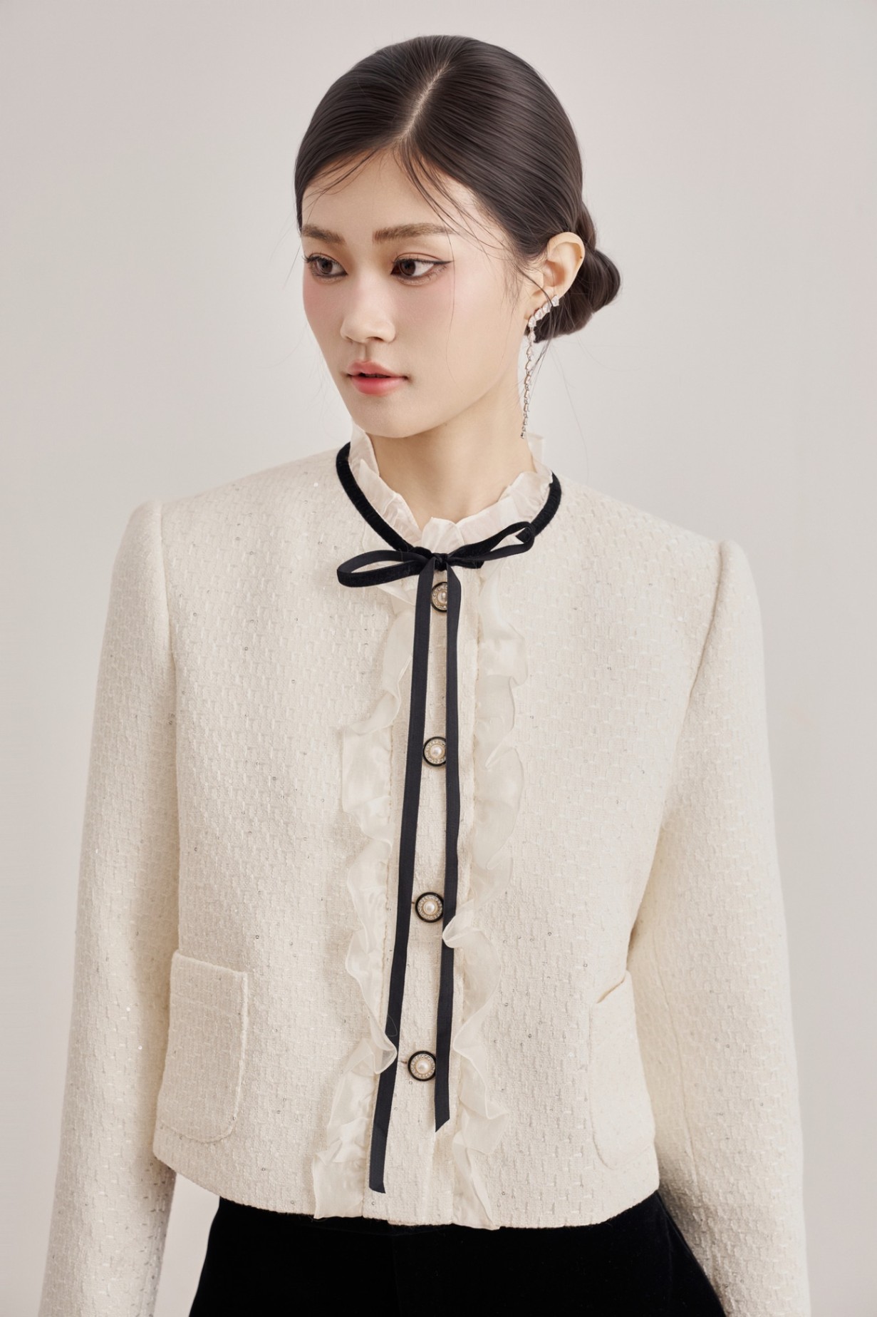 Áo khoác tweed viền bèo dây nơ nhung