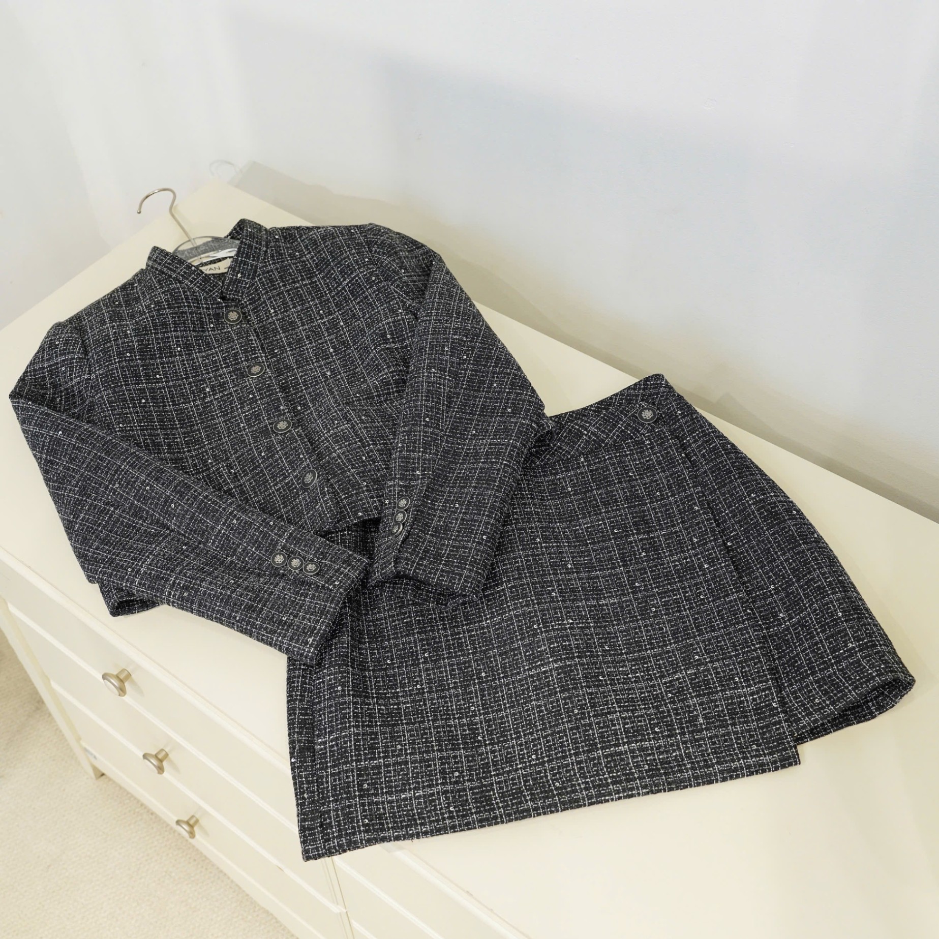 Chân váy tweed vạt lệch