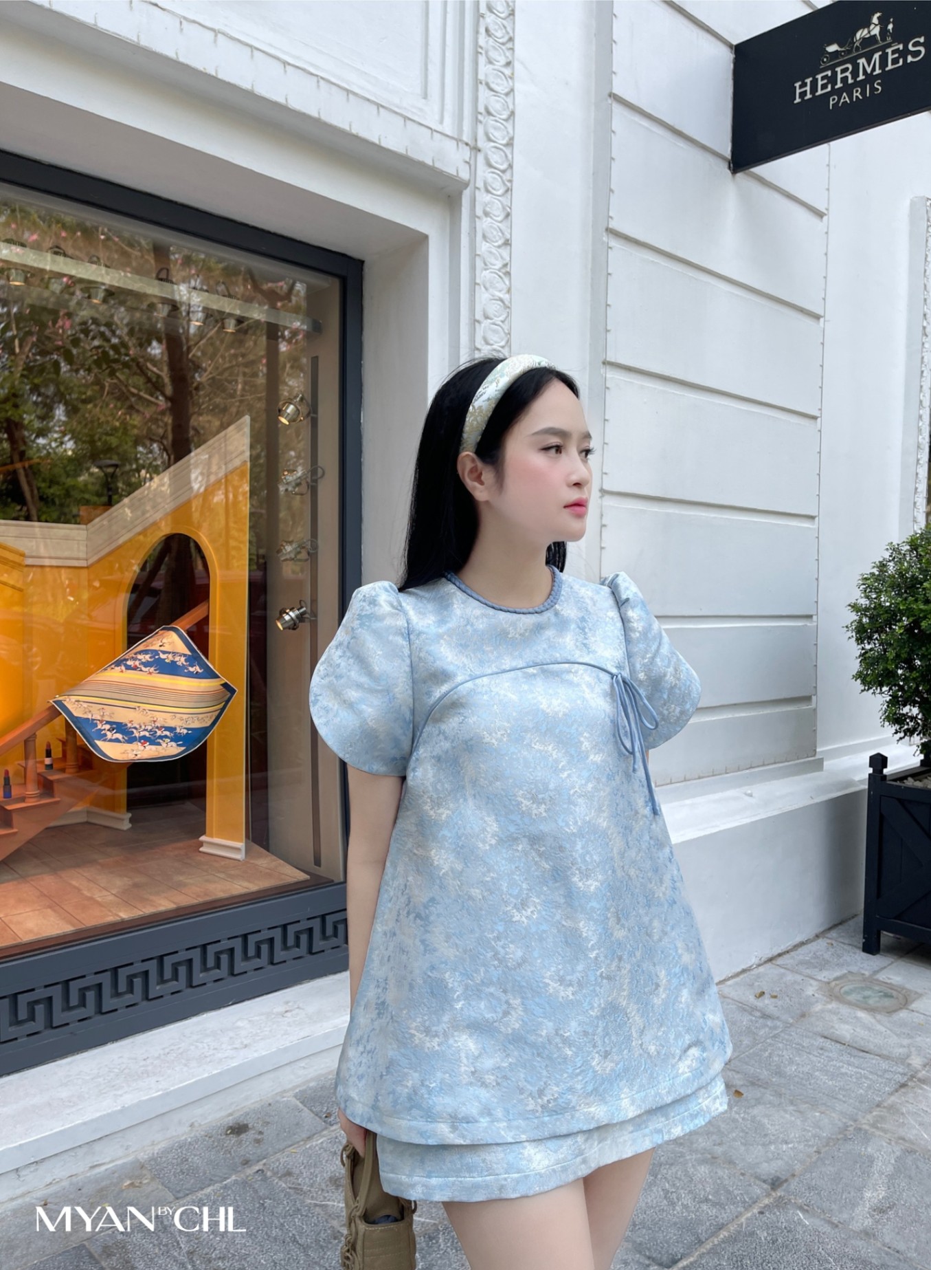 Áo gấm dáng A nơ ngực