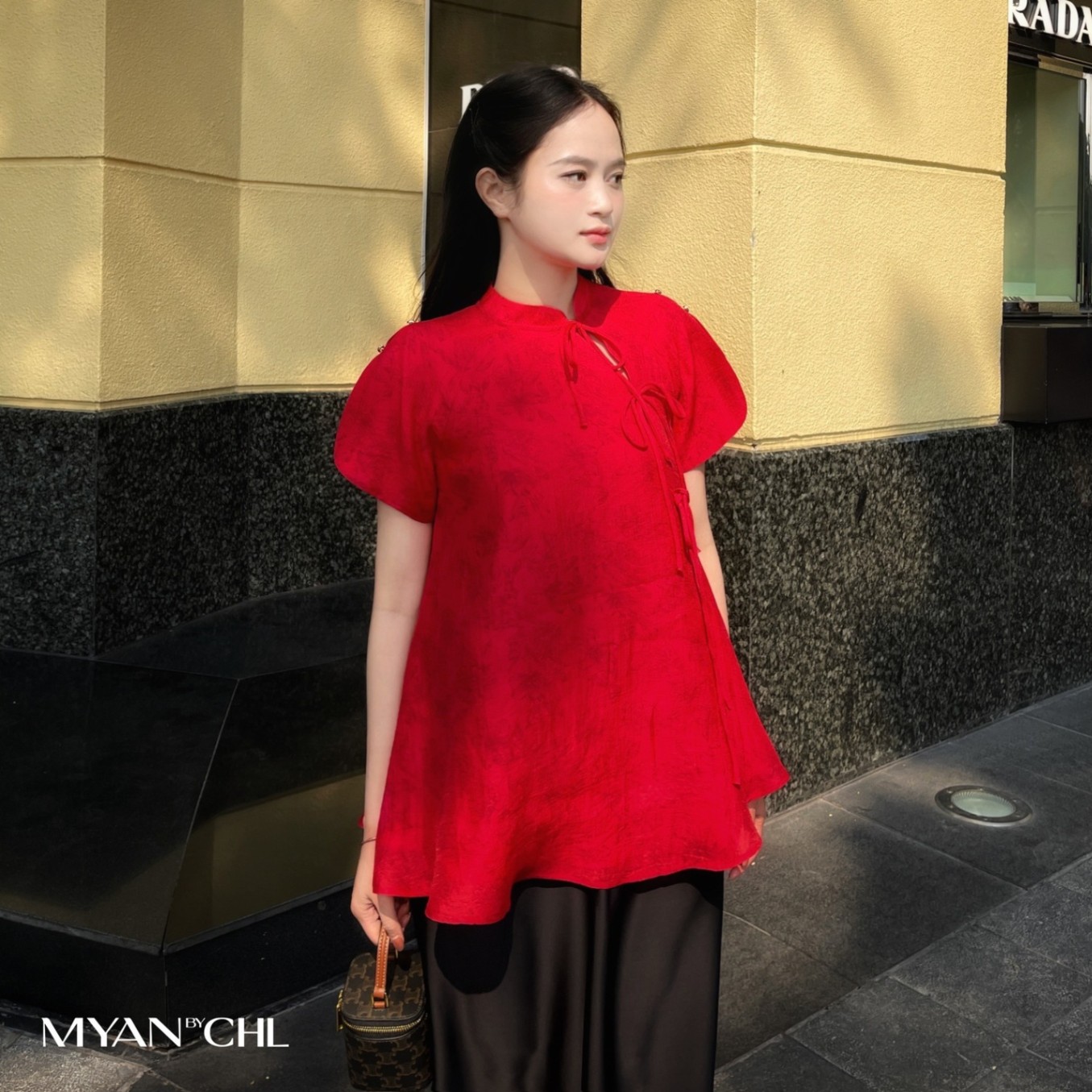 Áo tơ tay cách điệu dây nơ ngực