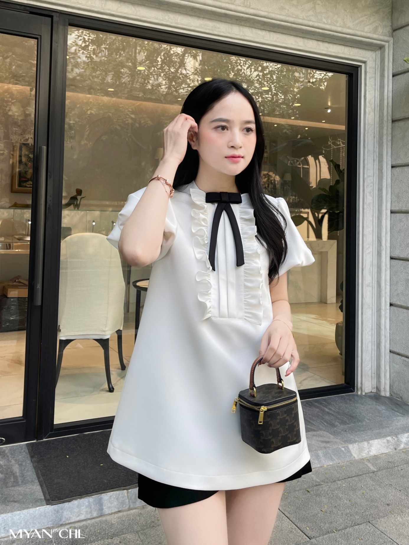 Áo tafta lụa ngực bèo phối nơ