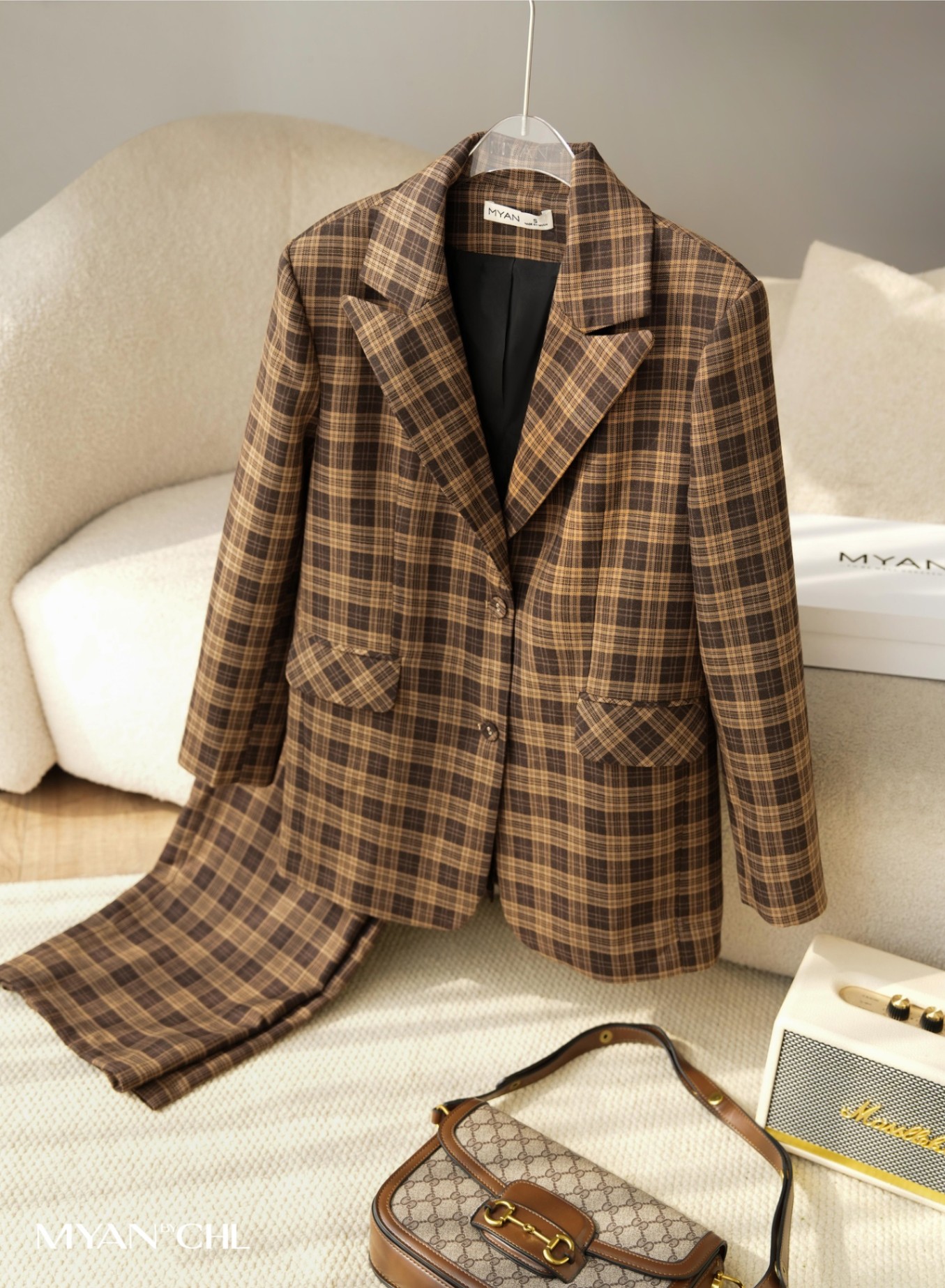 Áo blazer kẻ 2 cúc bọc