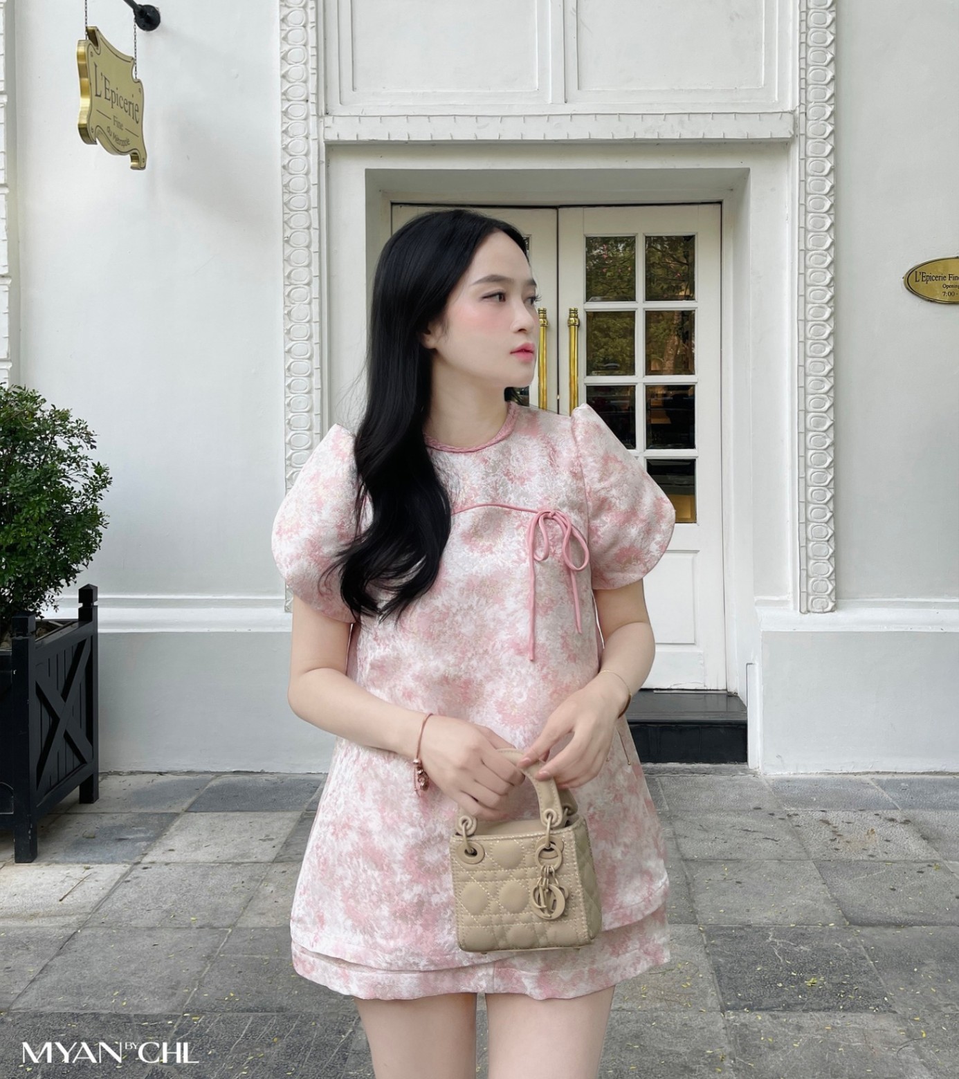Chân váy tafta gấm dáng A ngắn