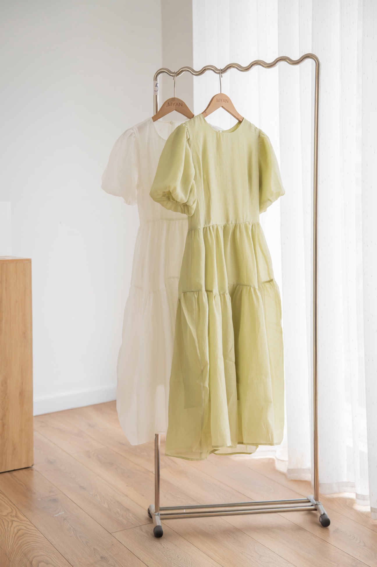 Váy babydoll tơ 2 tầng tay chuông (4m)