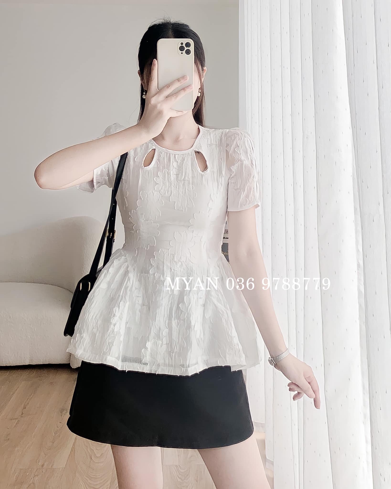 Áo hoa cổ tròn nhún sườn cộc tay