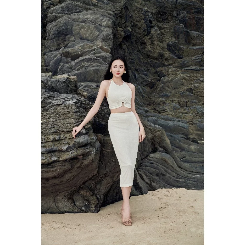 Set thun lạnh áo croptop móc chân ngực + chân váy bút chì