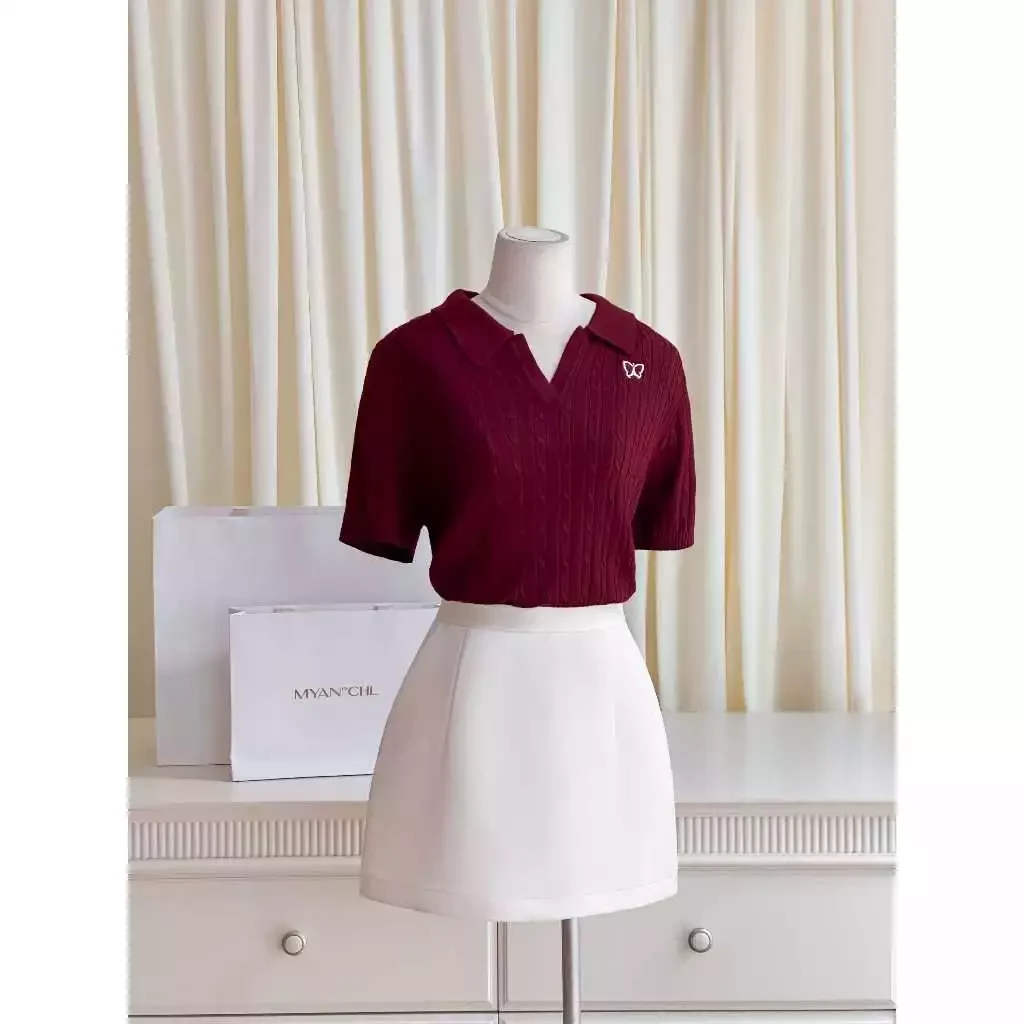 Áo len mỏng cổ polo thêu hình bướm (21021)