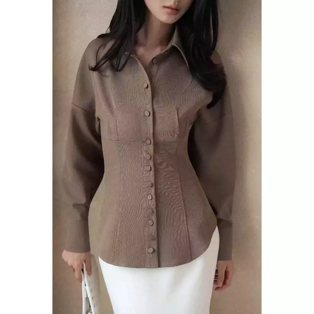 Áo sơ mi cổ đức dài tay ôm eo