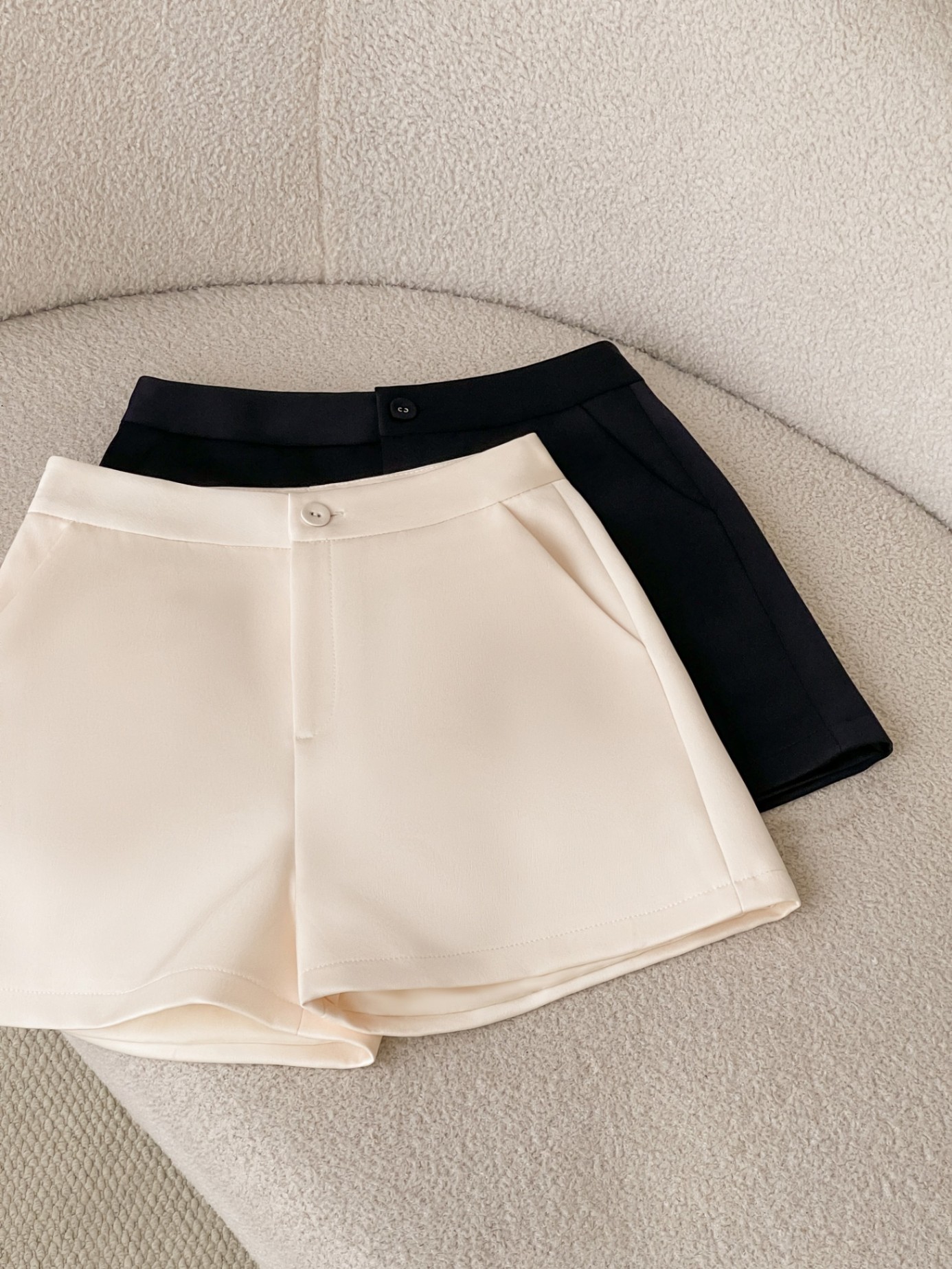 Quần short tafta túi chéo