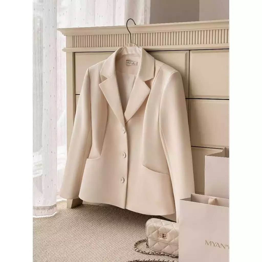 Áo vest dáng ôm dài tay