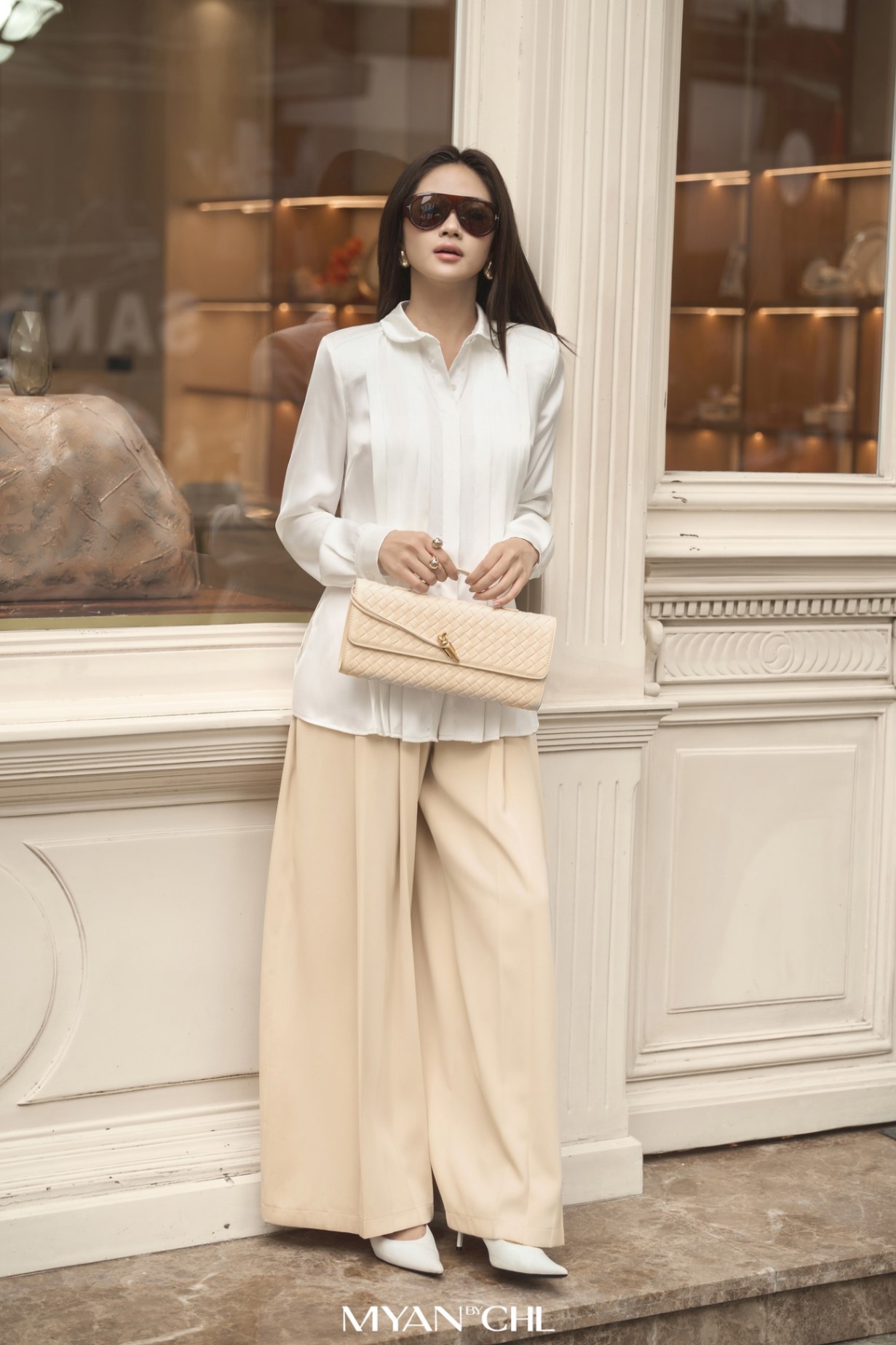 Áo cổ sen xếp ly dài tay