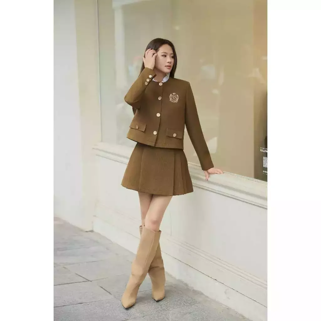 Chân váy ngắn xếp 2 ly sườn