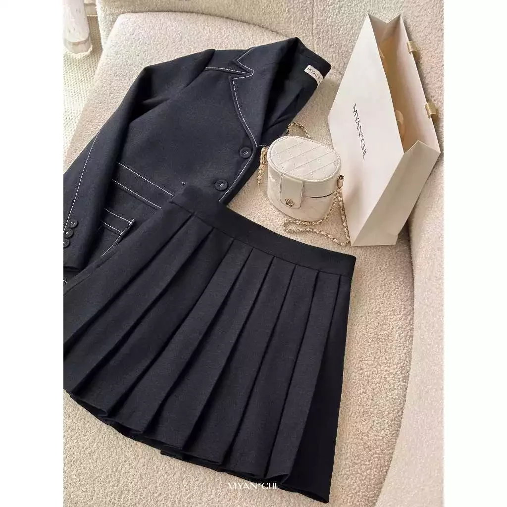 Chân váy kaki dáng ngắn xếp ly