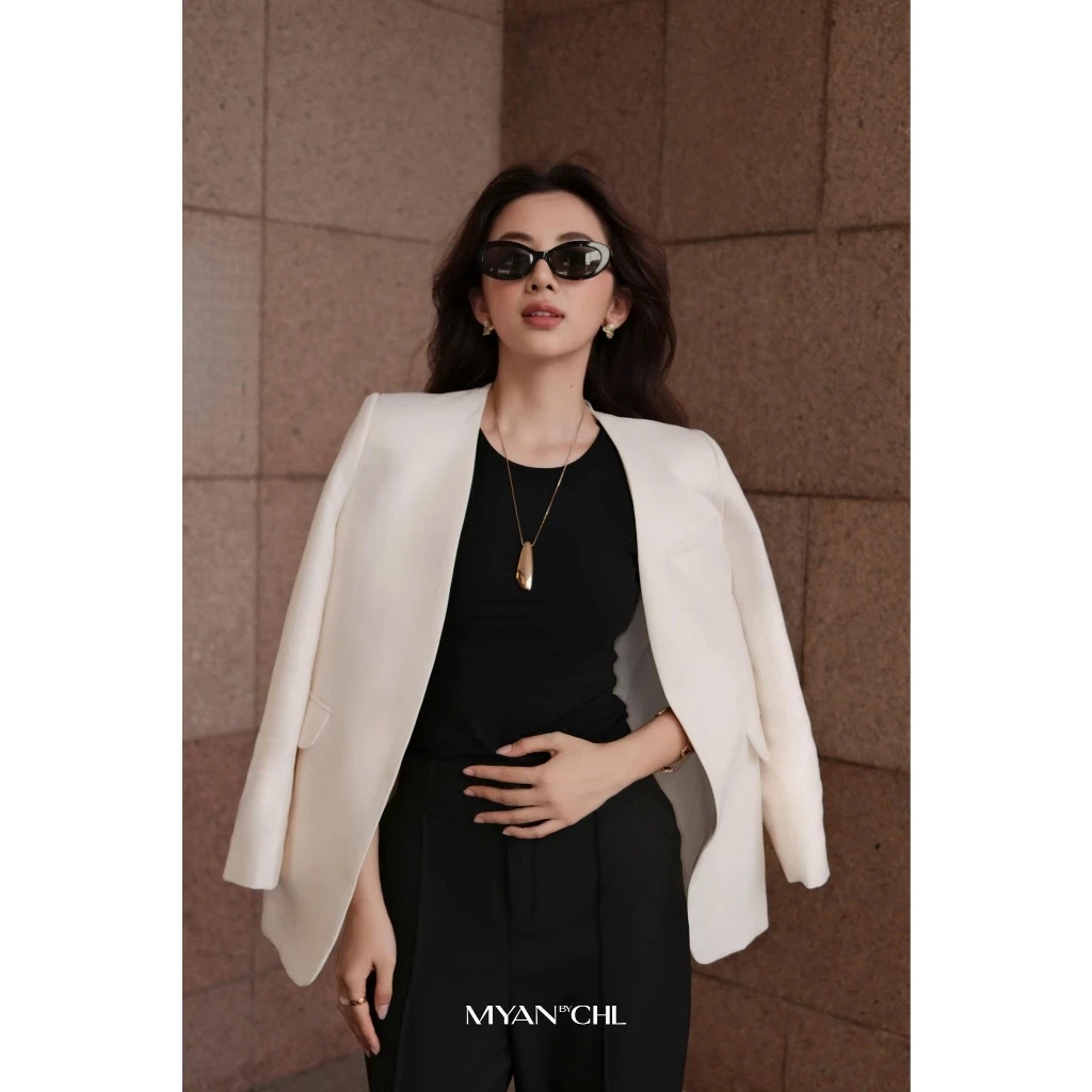 Áo blazer không cổ vạt tròn hai túi
