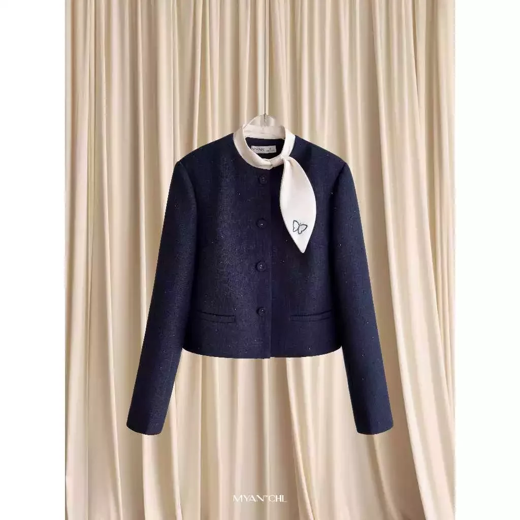 Áo khoác tweed cổ nơ thêu bướm