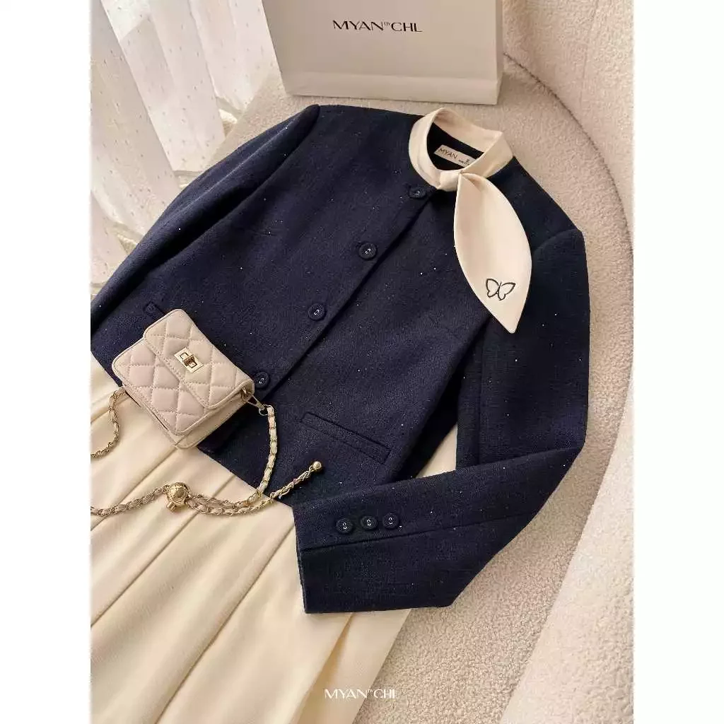 Áo khoác tweed cổ nơ thêu bướm