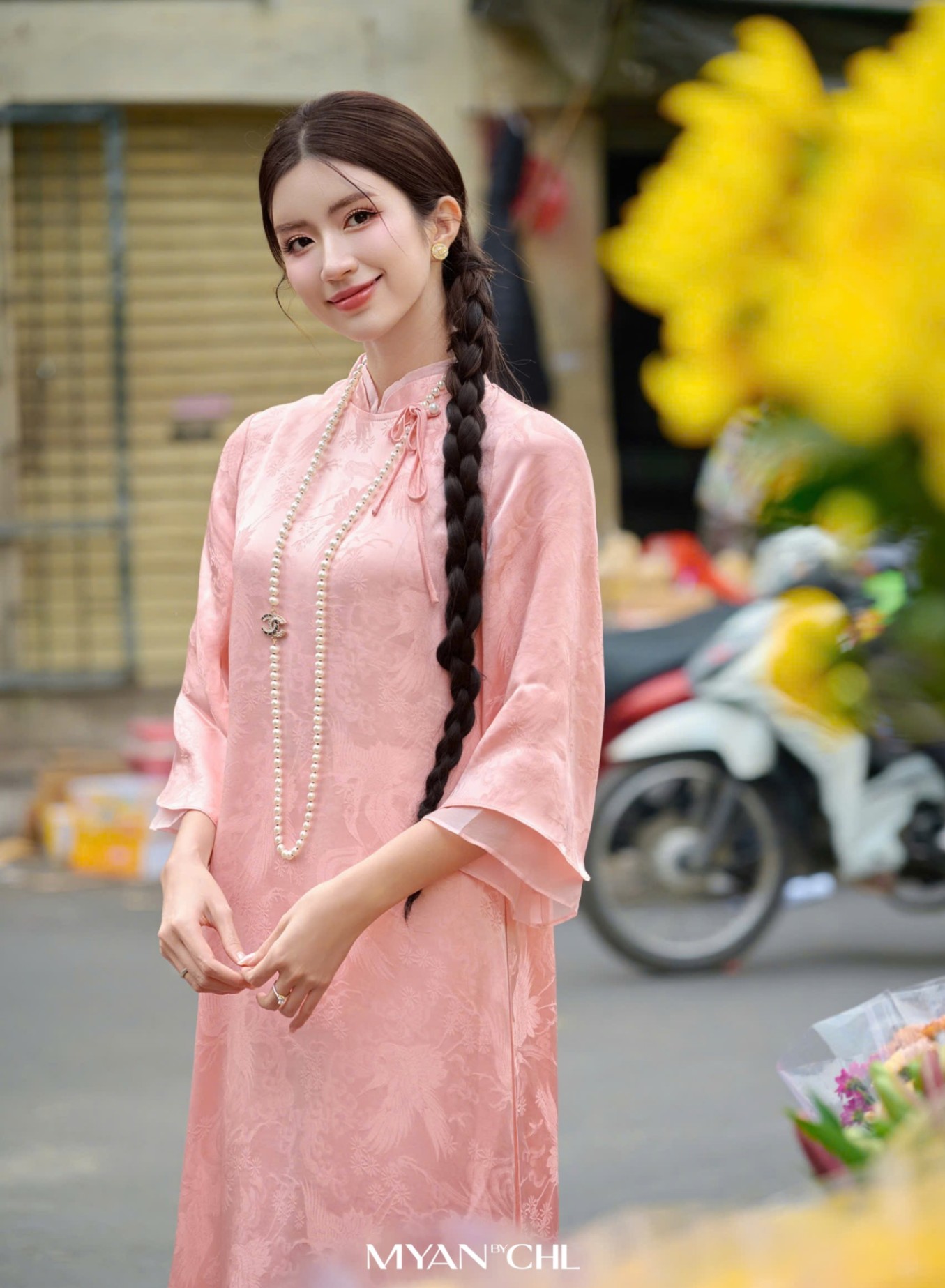 Áo dài lụa phối tơ dáng xuông
