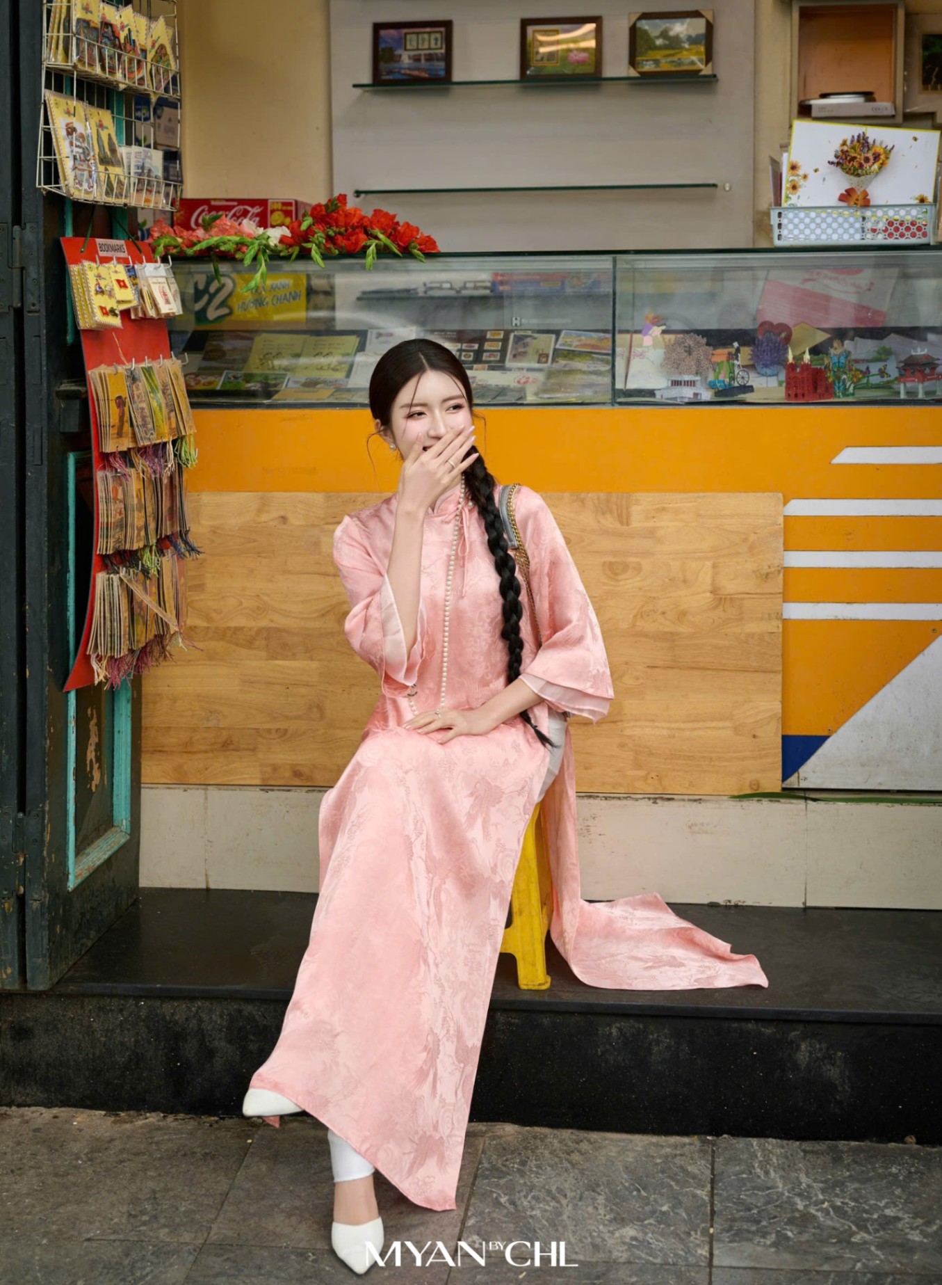 Áo dài lụa phối tơ dáng xuông