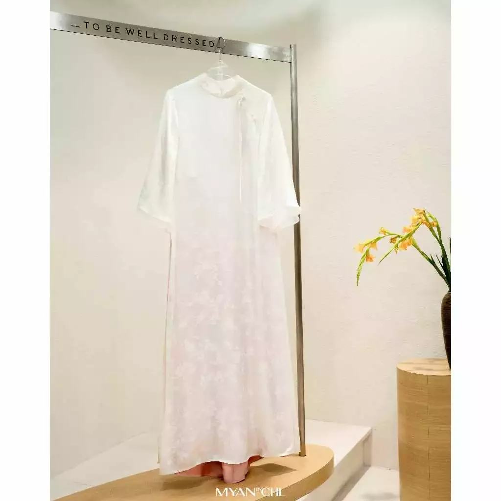 Áo dài lụa phối tơ dáng xuông