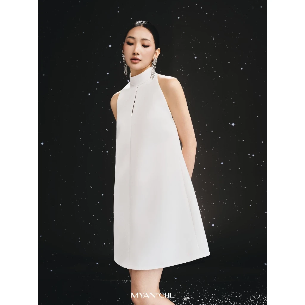 Váy cổ yếm dáng ngắn cut out