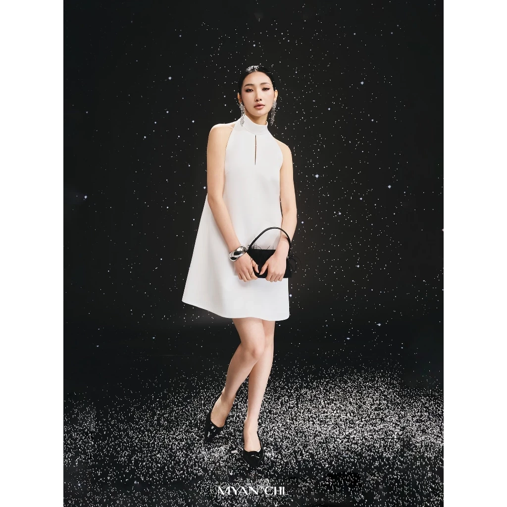 Váy cổ yếm dáng ngắn cut out