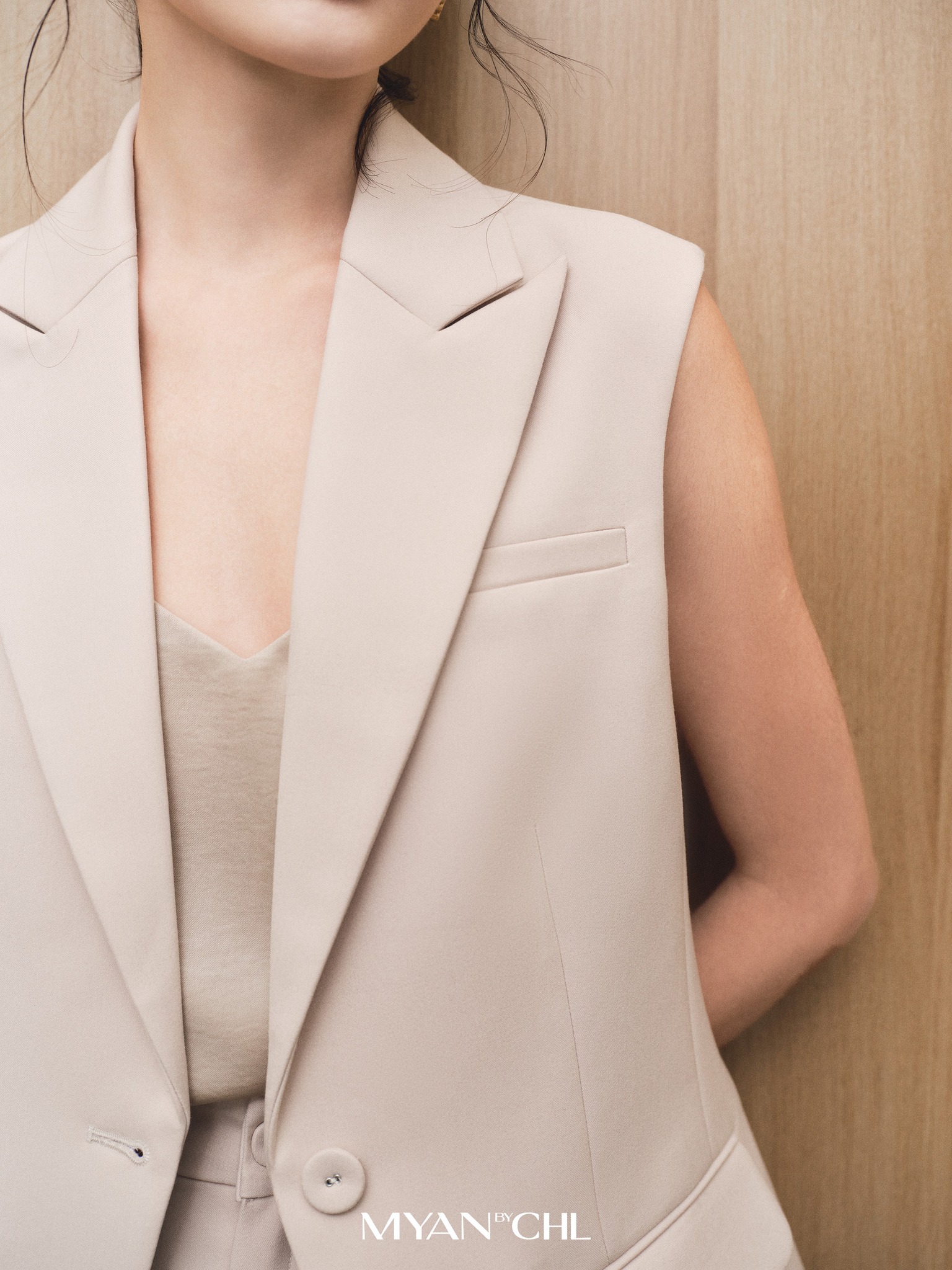 Áo Blazer sát nách cổ bẻ ve
