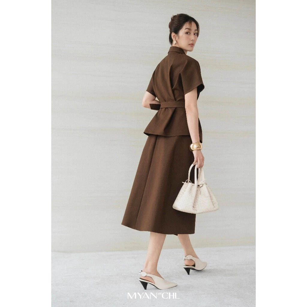 Áo kaki ngắn tay cổ bẻ ve