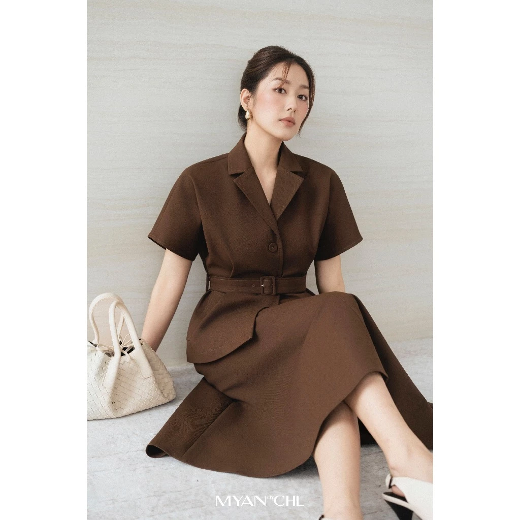 Áo kaki ngắn tay cổ bẻ ve