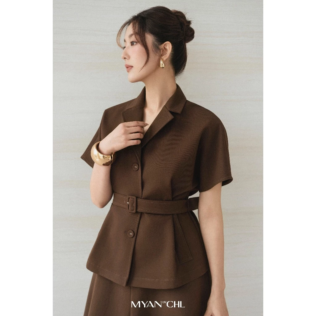 Áo kaki ngắn tay cổ bẻ ve