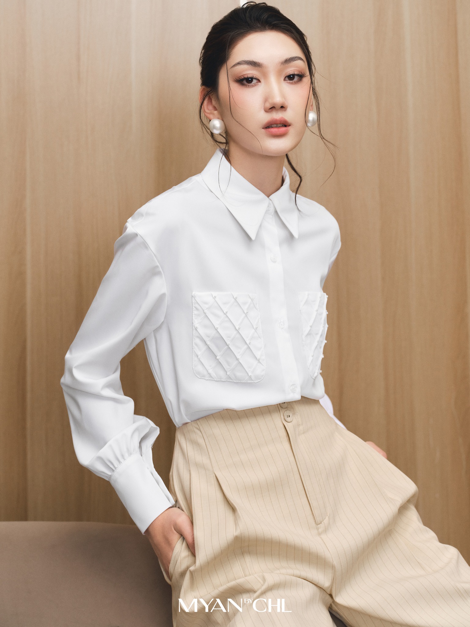 Áo sơ mi thô túi ngực bấu ly đính ngực