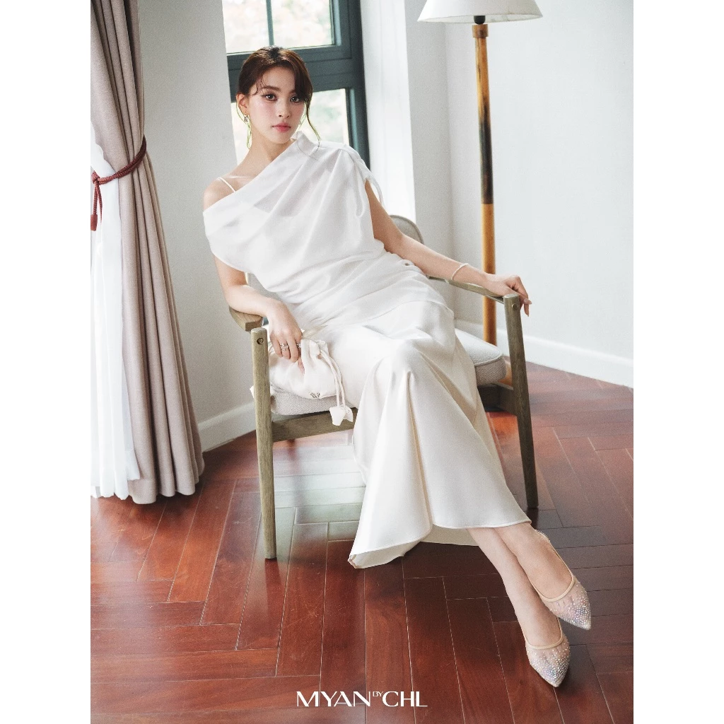 Áo tơ xếp ly lệch vai