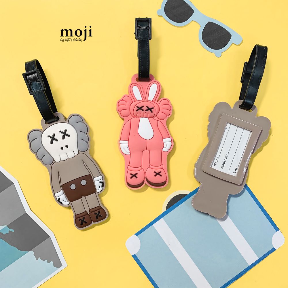 Luggage tag Kaws XX đứng