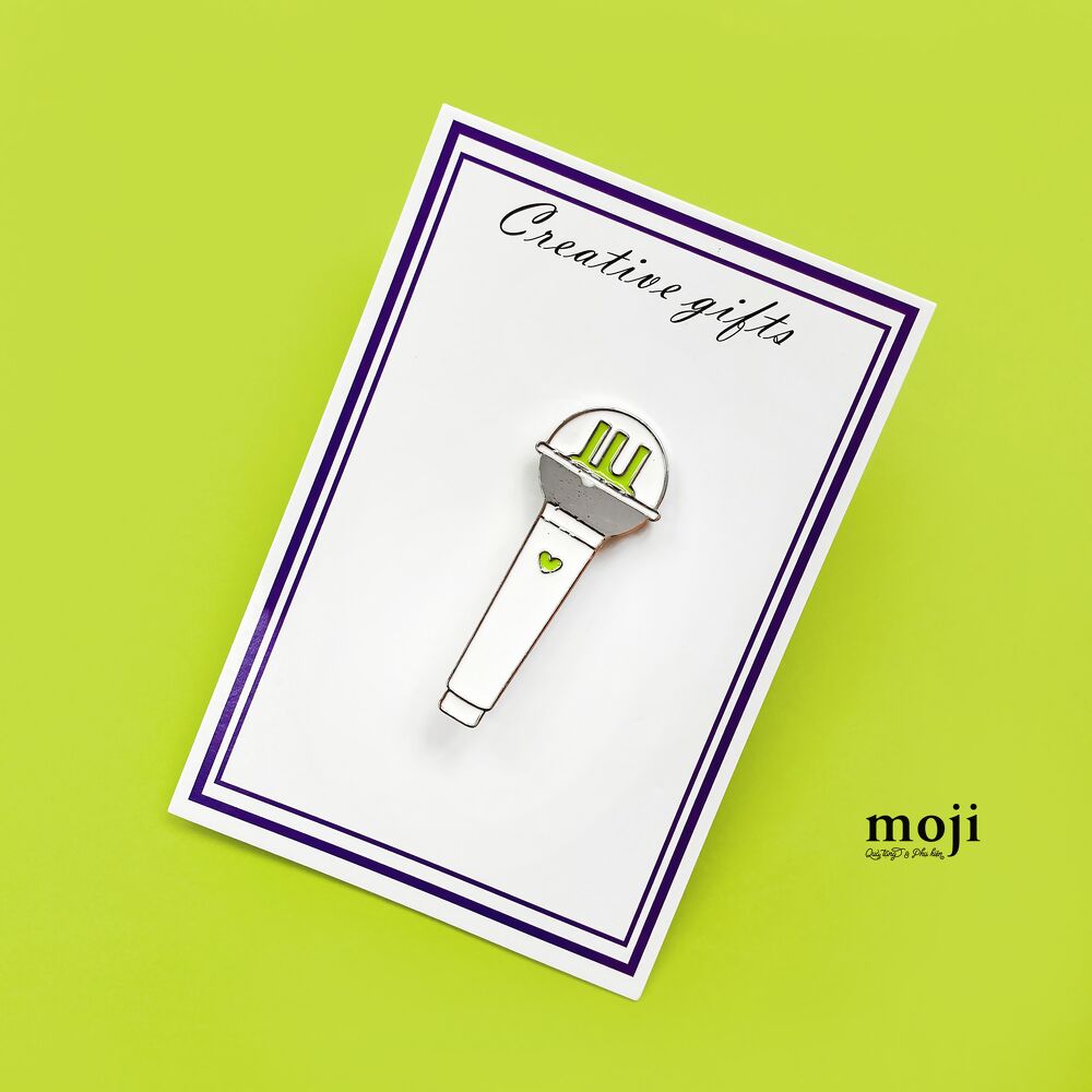 Huy hiệu idol pin IU Lee Ji-eun lightstick